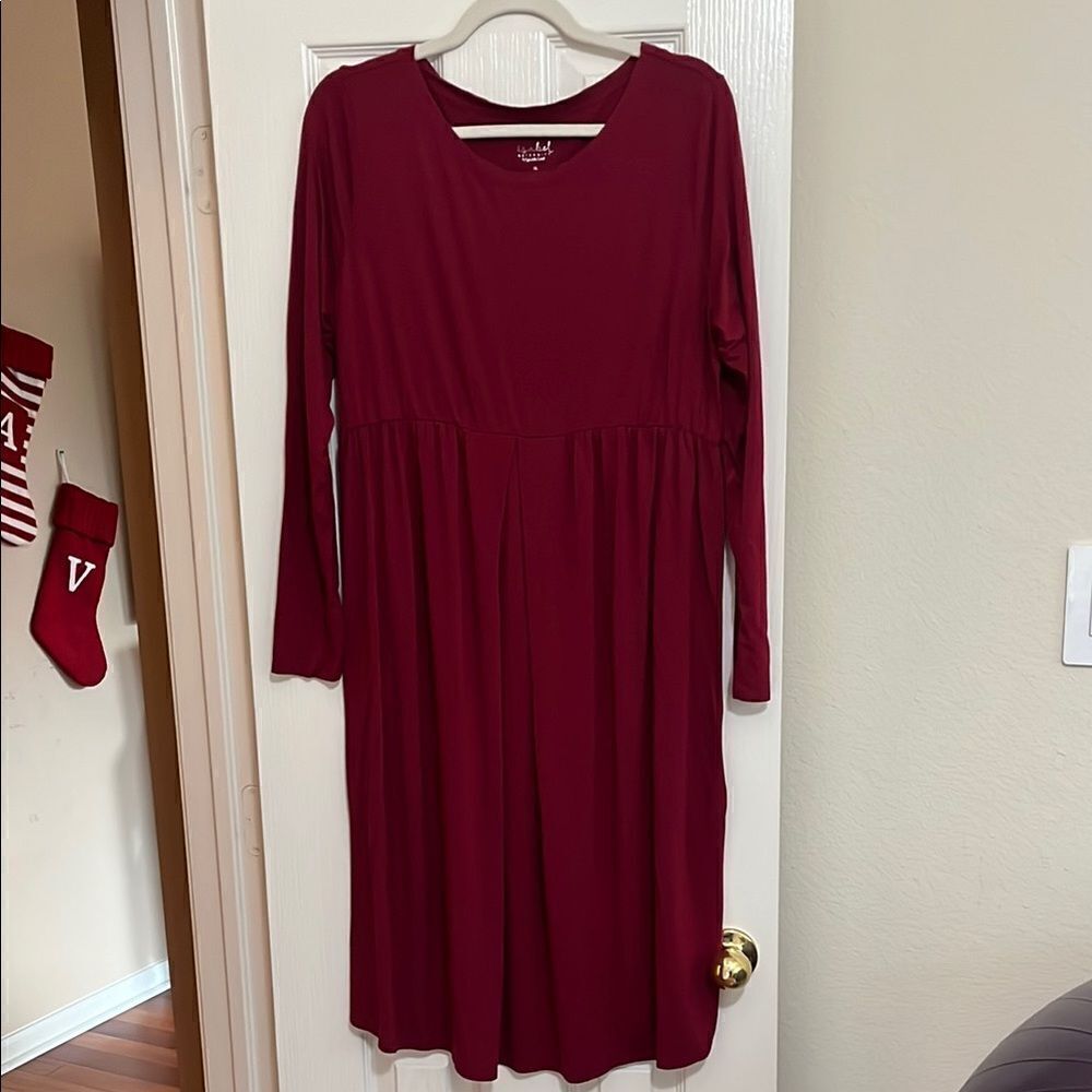 Pink/burgundy maternity dress